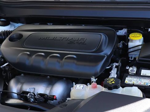 Used 2020 Jeep Cherokee Latitude FWD image 56