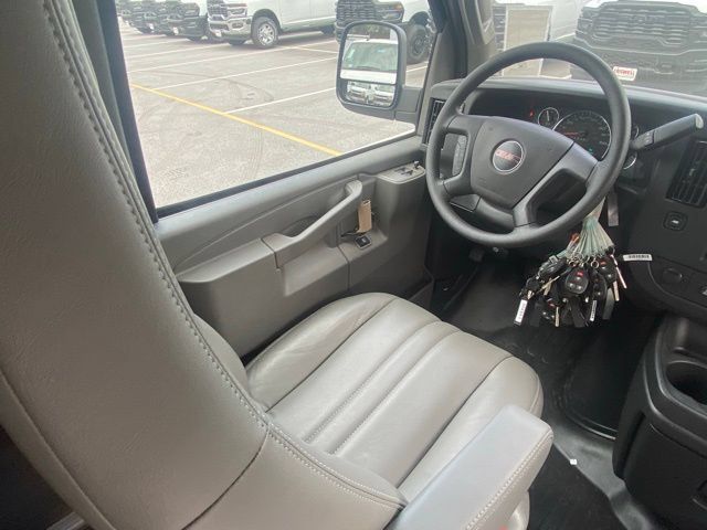 New 2025 GMC Savana 3500 Extended w/ Driver Convenience Package RWD image 30