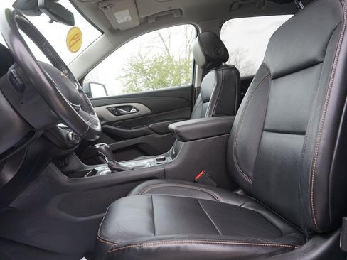 Used 2019 Chevrolet Traverse LT w/ LT Premium Package AWD/4WD image 13