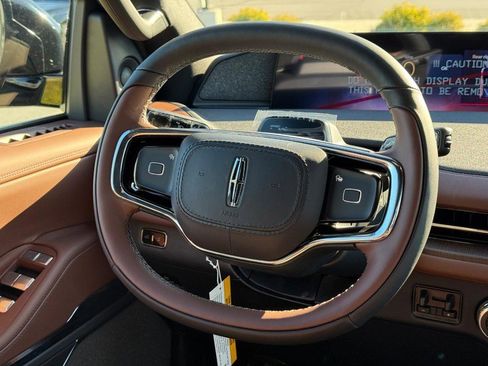 New 2025 Lincoln Navigator Reserve image 9