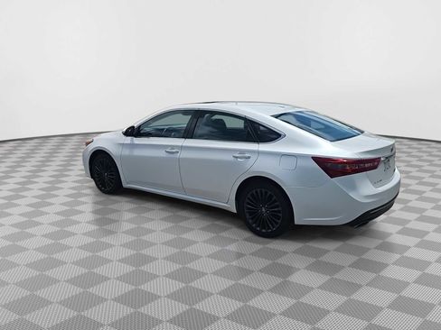 Used 2017 Toyota Avalon Touring FWD image 6