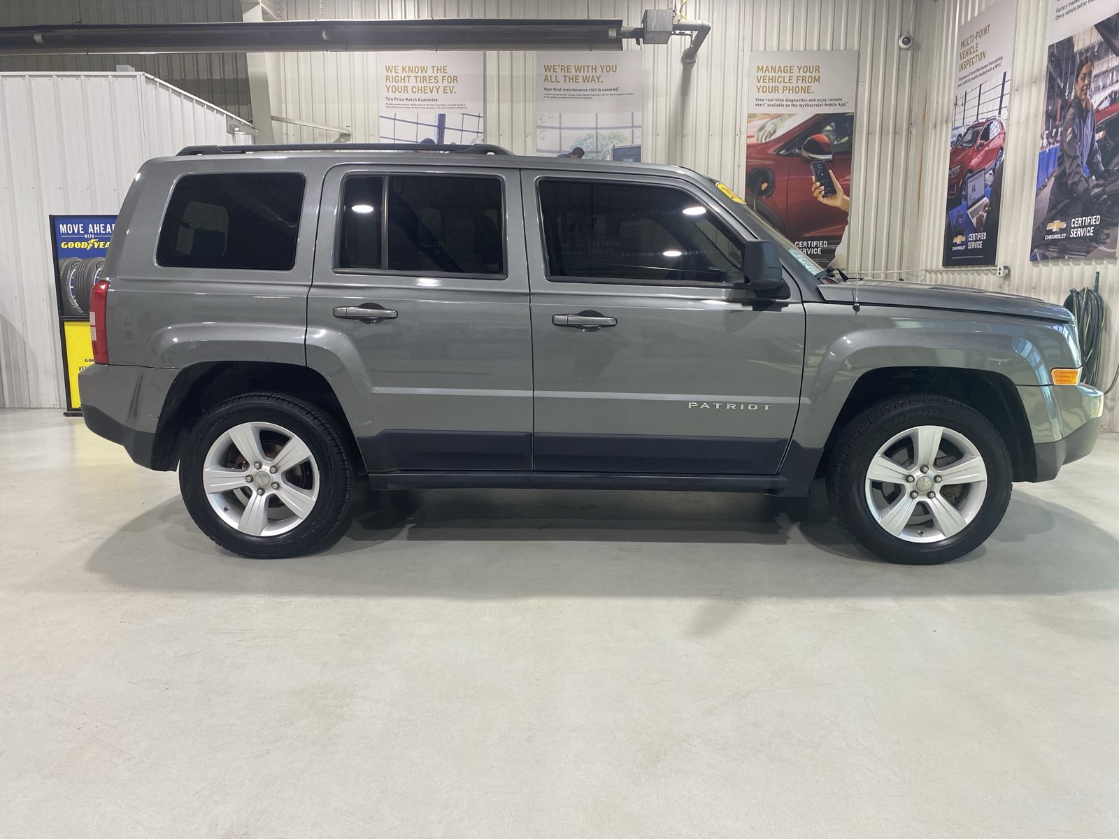 Used 2012 Jeep Patriot Latitude AWD/4WD image 9