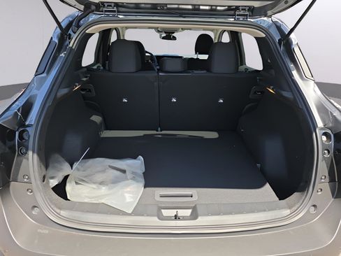 New 2026 Nissan Kicks SV FWD image 31