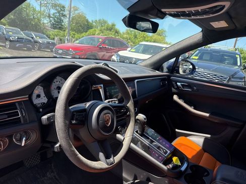 Used 2022 Porsche Macan GTS AWD/4WD image 18