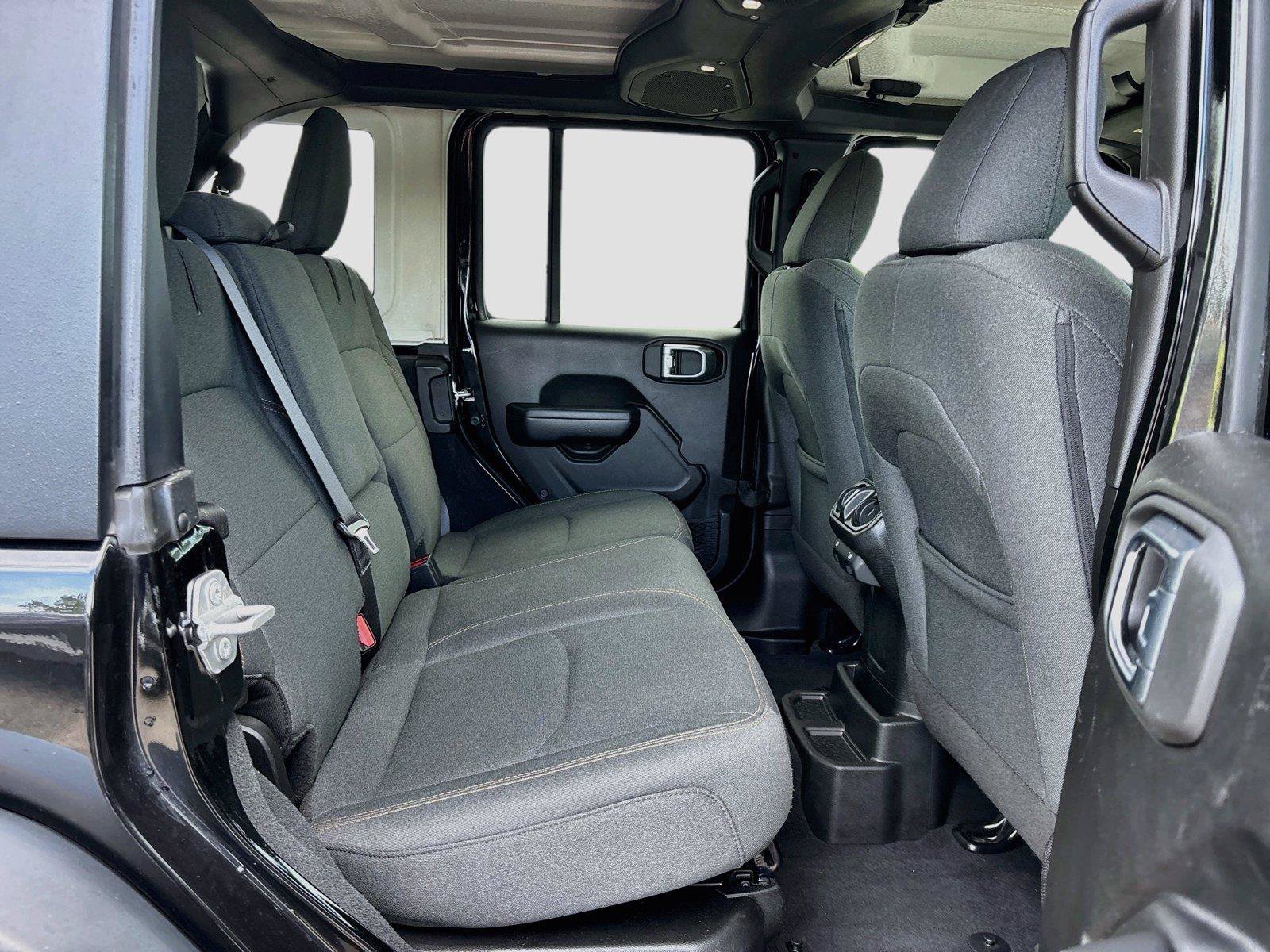 Used 2024 Jeep Wrangler Unlimited AWD/4WD image 25