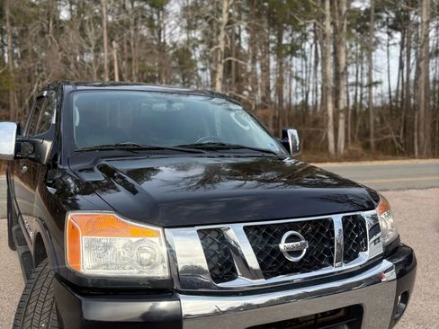 Used 2011 Nissan Titan SL w/ SL Technology Pkg image 39