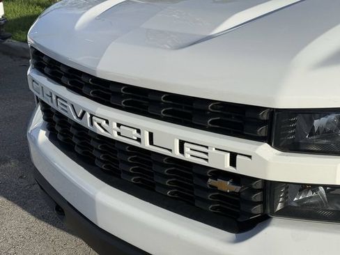 Used 2020 Chevrolet Silverado 1500 Custom w/ Custom Max Trailering Package AWD/4WD image 6