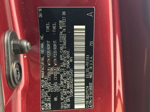 Certified 2016 Toyota Sienna LE image 29