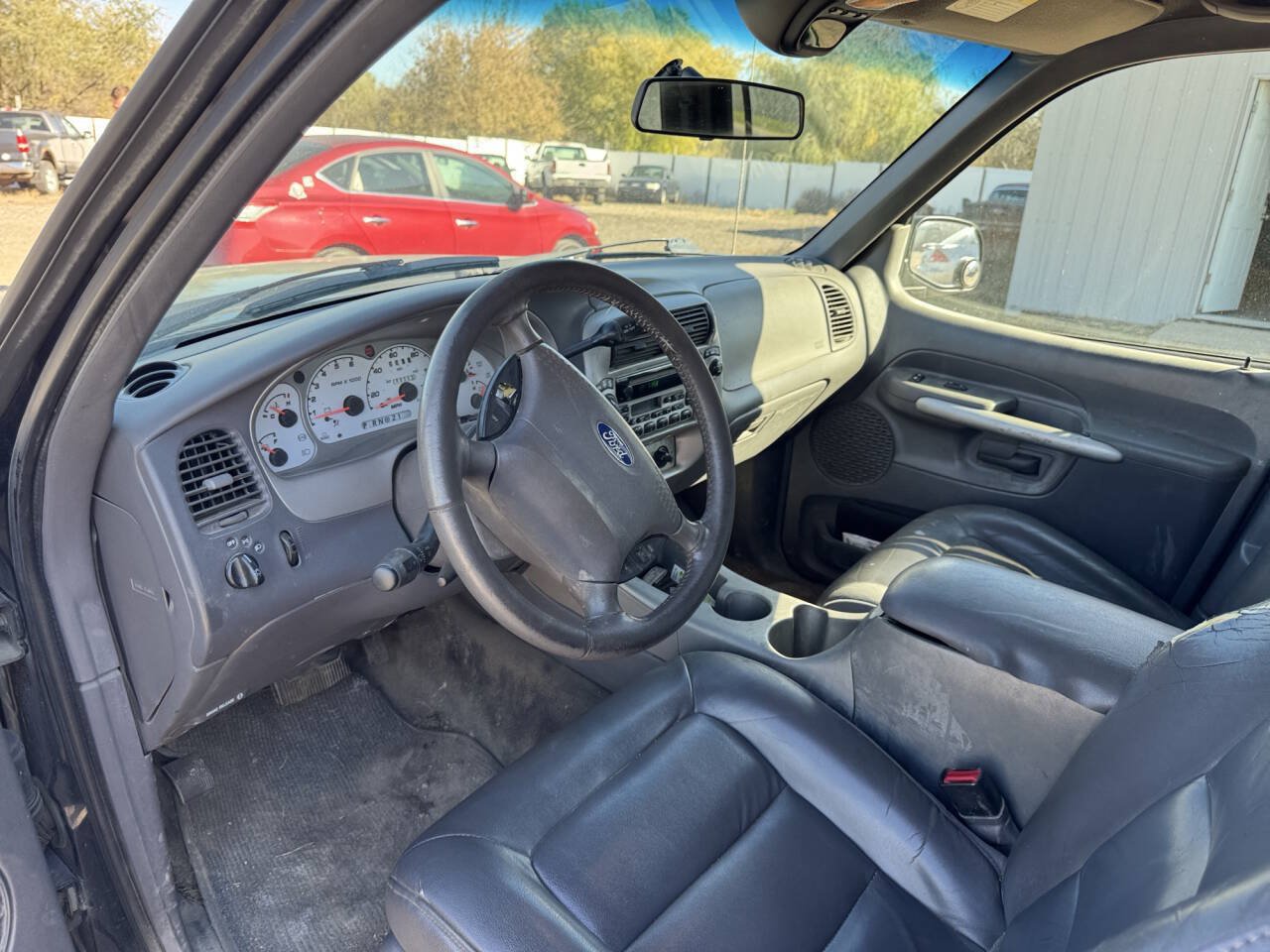 Used 2002 Ford Explorer Sport Trac 4x4 image 29