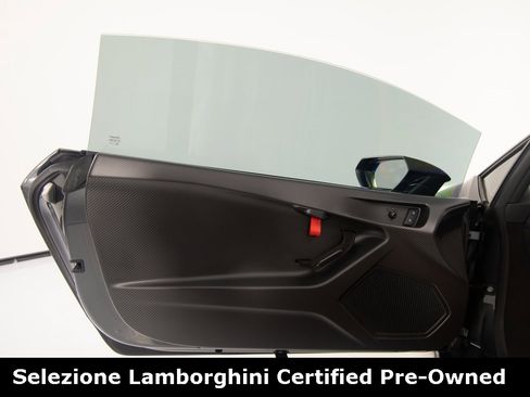 Used 2023 Lamborghini Huracan Tecnica image 10