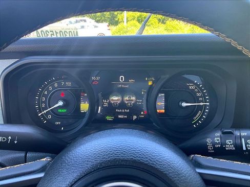 Used 2024 Jeep Wrangler Unlimited w/ Convenience Group AWD/4WD image 24