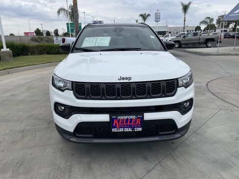 Used 2026 Jeep Compass Limited w/ Limited Altitude Pack AWD/4WD image 3