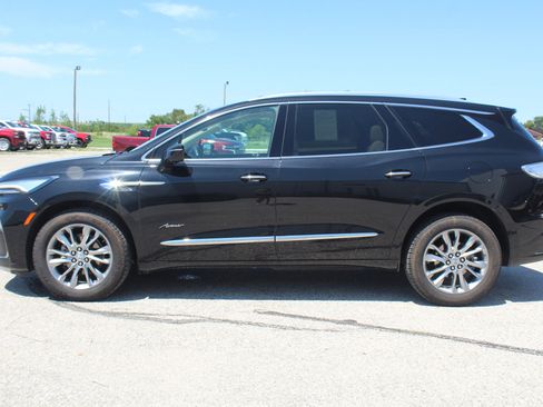 Used 2023 Buick Enclave Avenir w/ Avenir Technology Package AWD/4WD image 8