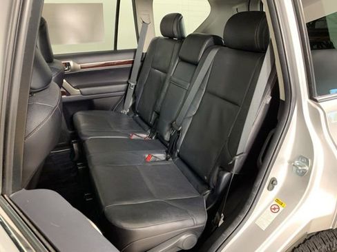Used 2014 Lexus GX 460 w/ Premium Package AWD/4WD image 33