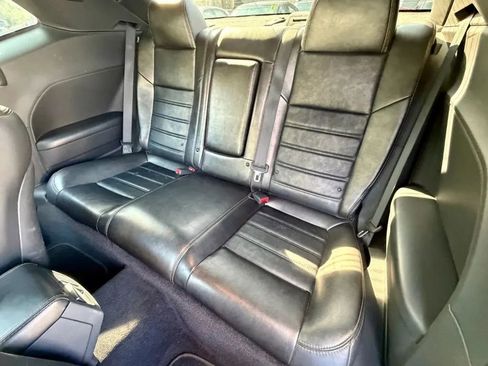 Used 2014 Dodge Challenger R/T RWD image 21