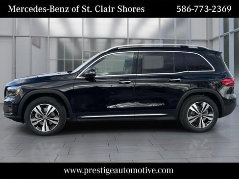 Used 2026 Mercedes-Benz GLB 250 4MATIC image 2