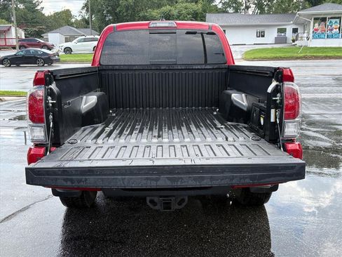 Used 2023 Toyota Tacoma TRD Sport w/ Technology Package AWD/4WD image 23