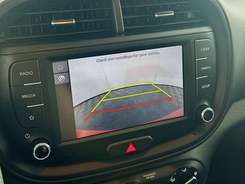 Used 2025 Kia Soul LX w/ LX Technology Package image 22