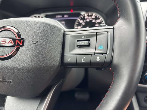 Used 2025 Nissan Rogue SV AWD/4WD image 19