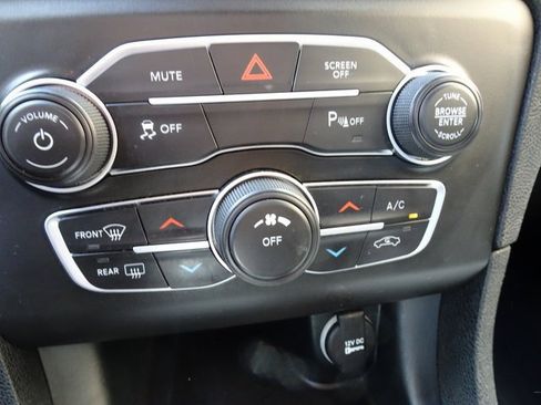 Used 2022 Dodge Charger SXT w/ Leather Interior Group RWD image 14