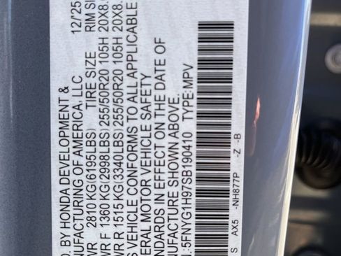 Certified 2025 Honda Pilot Black Edition image 11