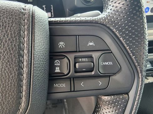 Used 2025 Toyota Tacoma SR5 AWD/4WD image 20