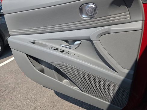Certified 2025 Hyundai Elantra Sport FWD image 21