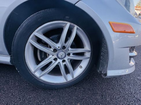 Used 2014 Mercedes-Benz C 250 Sedan image 4