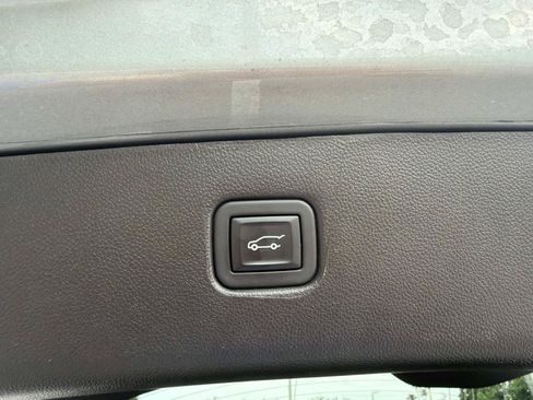 Used 2023 Chevrolet Blazer RS FWD image 31