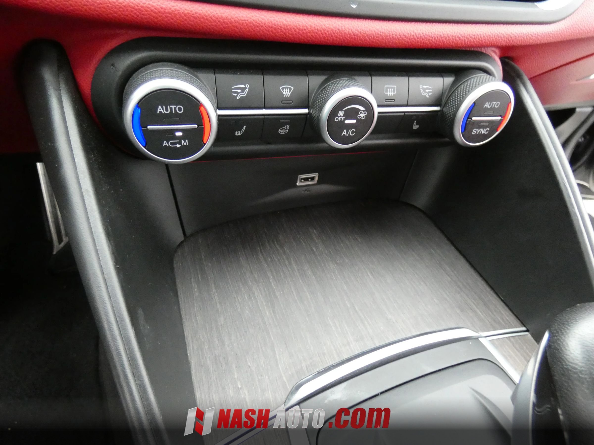 Used 2018 Alfa Romeo Giulia Ti w/ Quick Order Package 22X Lusso AWD/4WD image 68