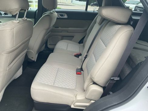 Used 2014 Ford Explorer XLT image 14