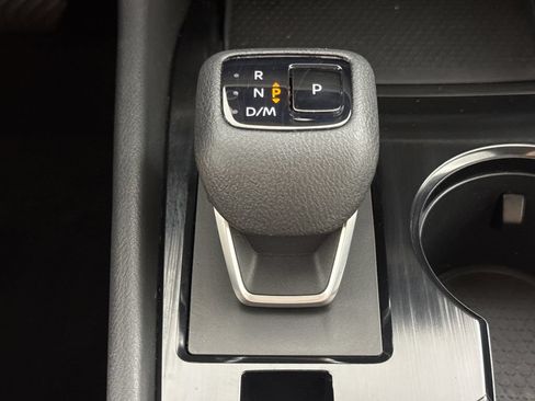 Used 2023 Nissan Rogue SV FWD image 21