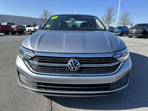 Used 2023 Volkswagen Jetta SE image 12
