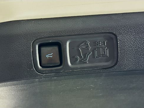 Used 2020 Ford Expedition XLT w/ Equipment Group 202A image 31