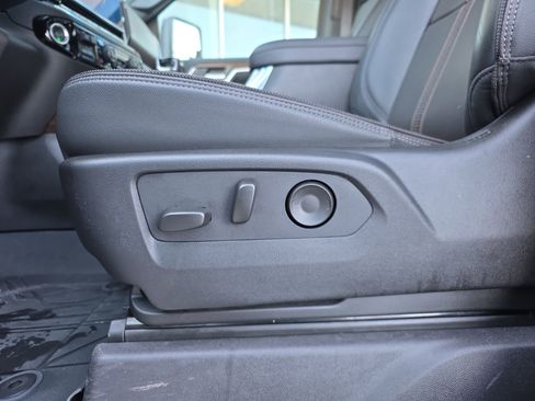 Used 2024 Chevrolet Silverado 1500 High Country w/ High Country Premium Package image 17