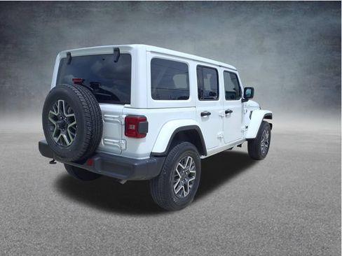 Used 2025 Jeep Wrangler Unlimited Sahara AWD/4WD image 8