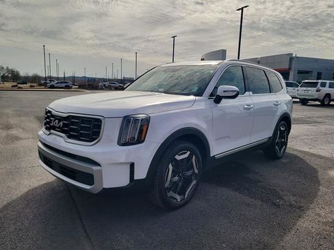 Used 2025 Kia Telluride S image 32