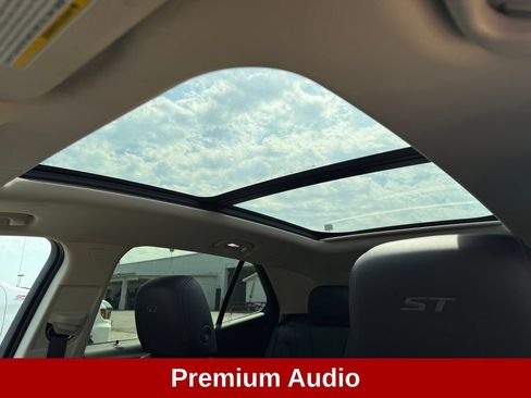 Used 2023 Buick Envision Essence w/ Sport Touring Package FWD image 13