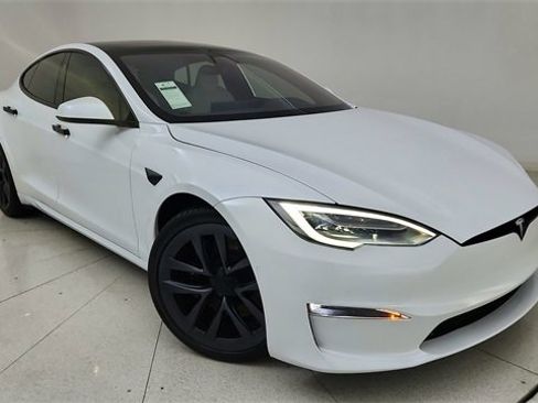 Used 2021 Tesla Model S Plaid image 1