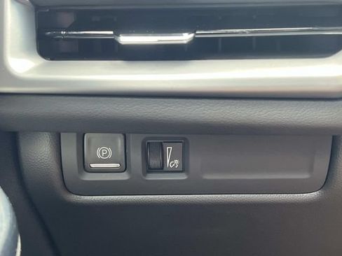 Certified 2025 Cadillac XT4 Premium Luxury AWD/4WD image 27