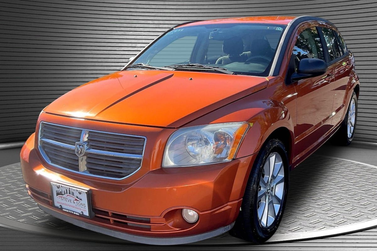 Used 2011 Dodge Caliber Heat FWD image 3