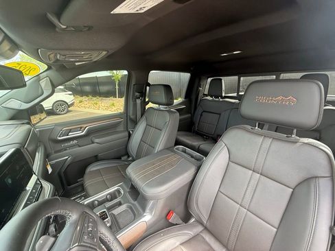 Used 2025 Chevrolet Silverado 1500 High Country w/ Z71 Off-Road Package image 28