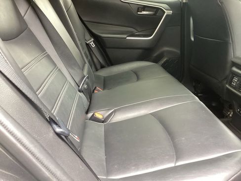 Used 2021 Toyota RAV4 XLE Premium AWD/4WD image 5