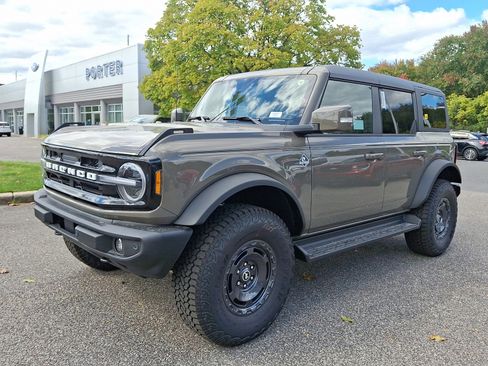 New 2025 Ford Bronco Outer Banks w/ Sasquatch Package image 3