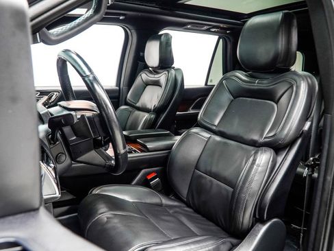 Used 2024 Lincoln Navigator Premiere AWD/4WD image 36