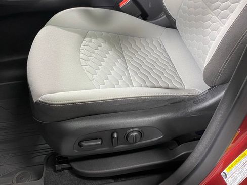 Used 2020 Chevrolet Equinox LT w/ LPO, Floor Liner Package FWD image 16