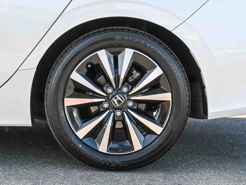 Used 2022 Honda Civic EX-L image 10