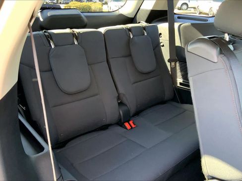 Certified 2025 Ford Explorer Active image 19