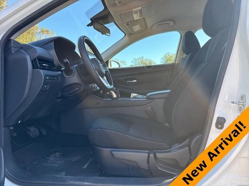 Used 2024 Nissan Sentra SV image 10