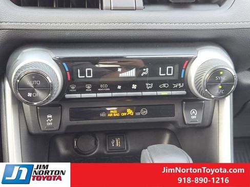 Used 2025 Toyota RAV4 XLE FWD image 21